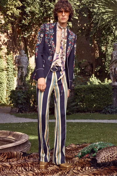 Look 25